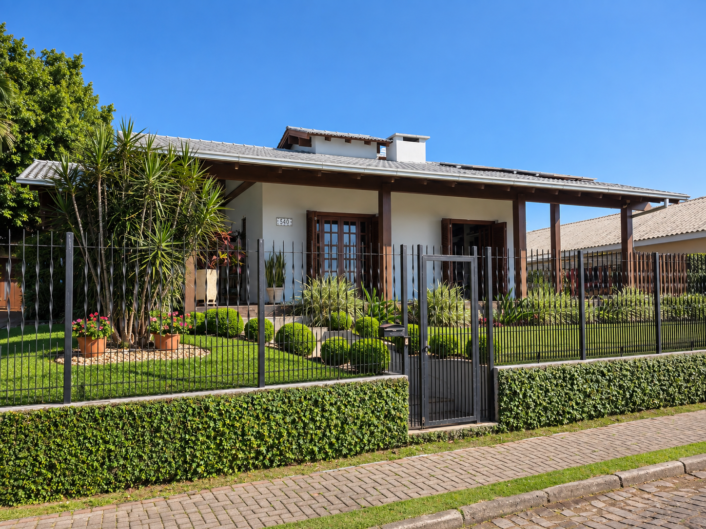 Casa semimobiliada com piscina aquecida, energia solar e espaços amplos | Bairro São José — São José, Arroio do Meio/RS