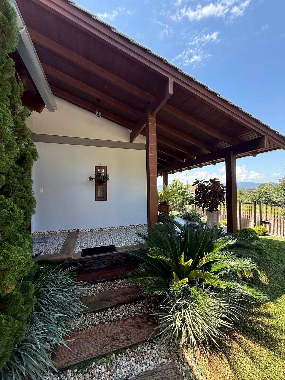 Casa semimobiliada com piscina aquecida, energia solar e espaços amplos | Bairro São José — São José, Arroio do Meio/RS